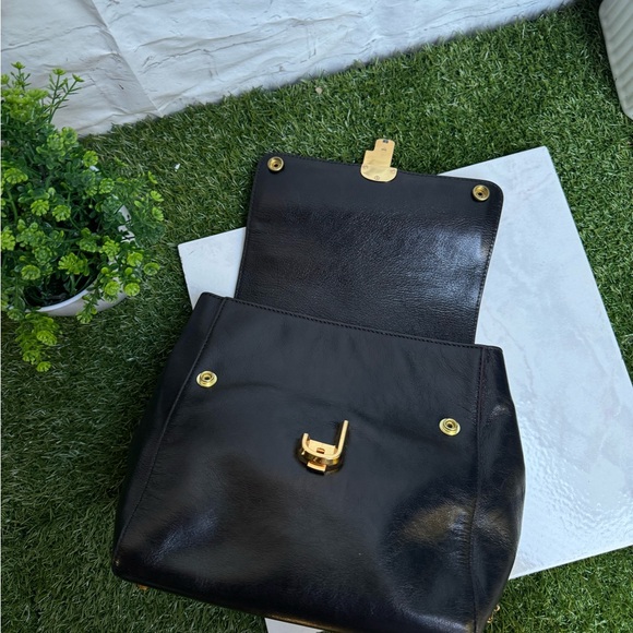 Marc Jacobs Black Leather Gold Chain-Link
Backpack - Picture 4 of 16